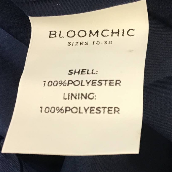 BLOOMCHIC SZ 12 L navy flutter slv round neck top blouse. Tag removed but new. - Picture 4 of 7